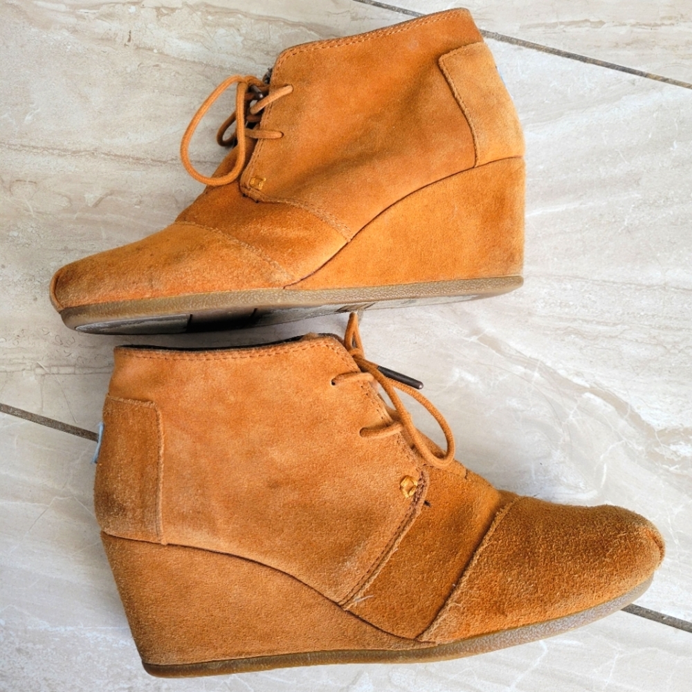 Tom's Suede Wedge Booties